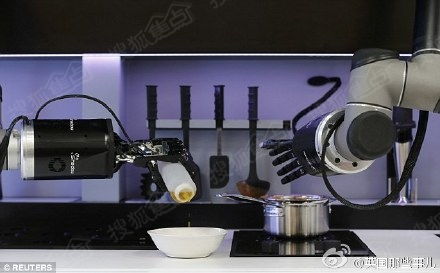 廚房新幫手 機器人驅動舵輪，烹飪新時代的到來